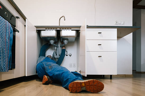Professional Emergency Plumber technician working in Richmond, UT